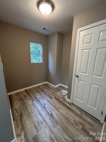 214 Pharr Street, Charlotte, NC 28262