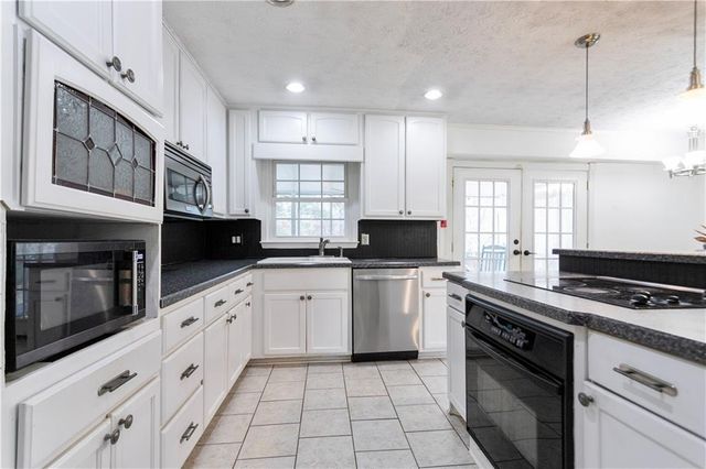 100 Forest Lake Drive, Covington, GA 30016