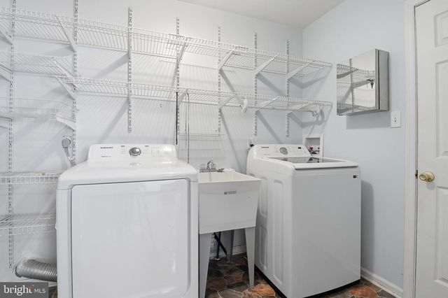 21 E MOYER DR, Bear, DE 19701