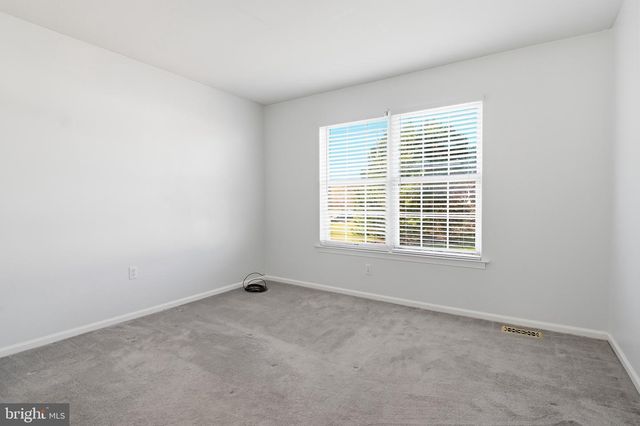 21 E MOYER DR, Bear, DE 19701