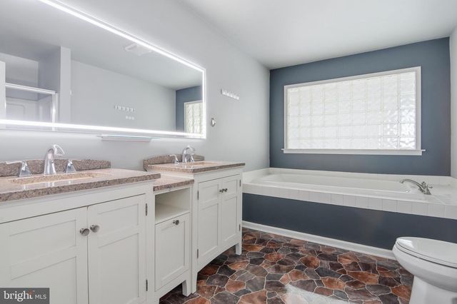 21 E MOYER DR, Bear, DE 19701