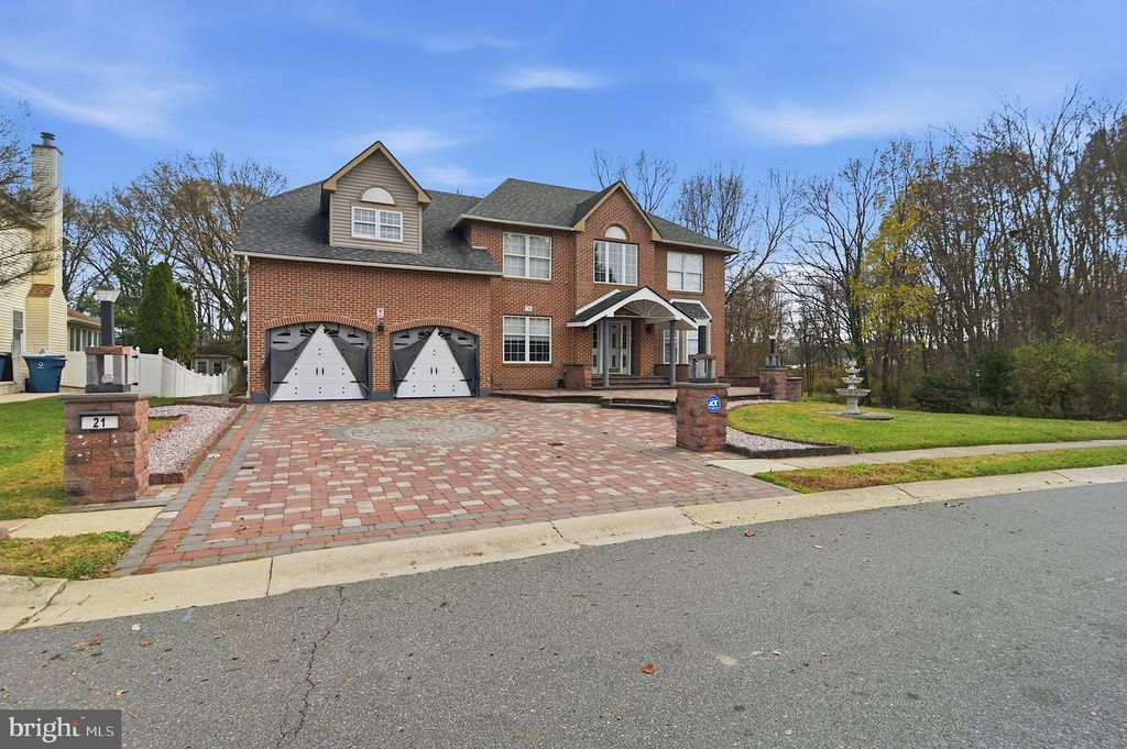 21 E MOYER DR, Bear, DE 19701