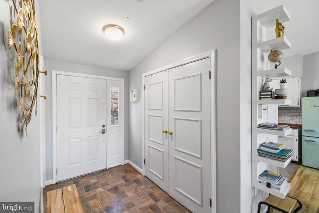 180 CREST LN, Front Royal, VA 22630