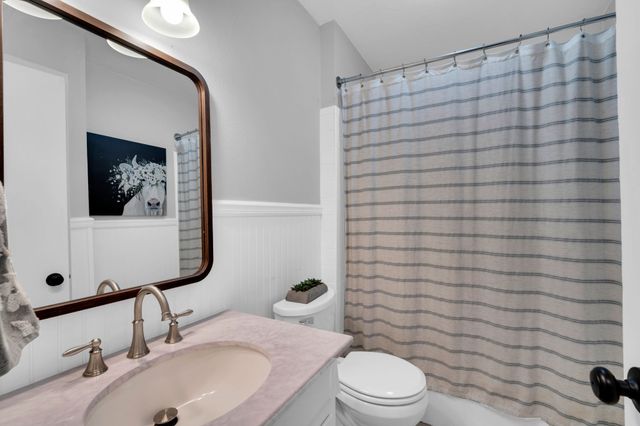 106 Hillcrest Drive, Midlothian, TX 76065