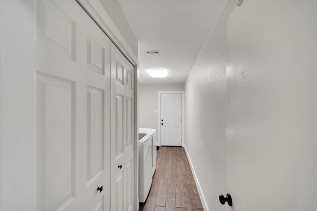 106 Hillcrest Drive, Midlothian, TX 76065