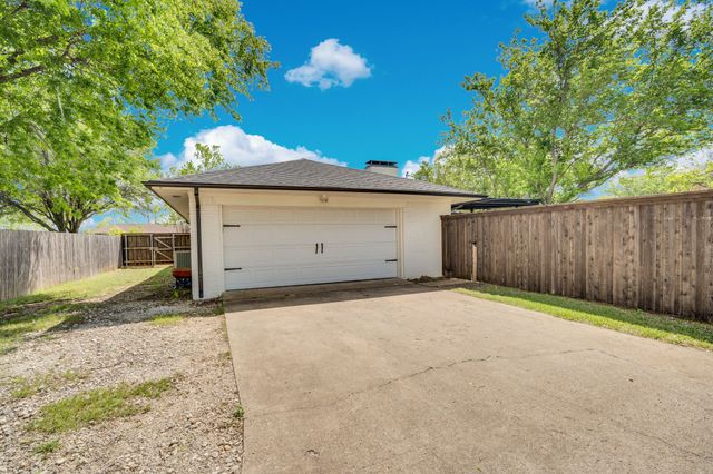 106 Hillcrest Drive, Midlothian, TX 76065