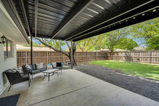 106 Hillcrest Drive, Midlothian, TX 76065