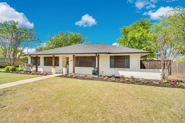 106 Hillcrest Drive, Midlothian, TX 76065