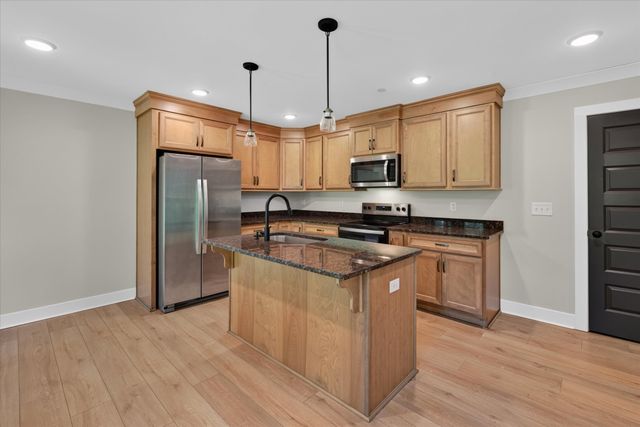 1088 Old Clarksville Pike, Pleasant View, TN 37146