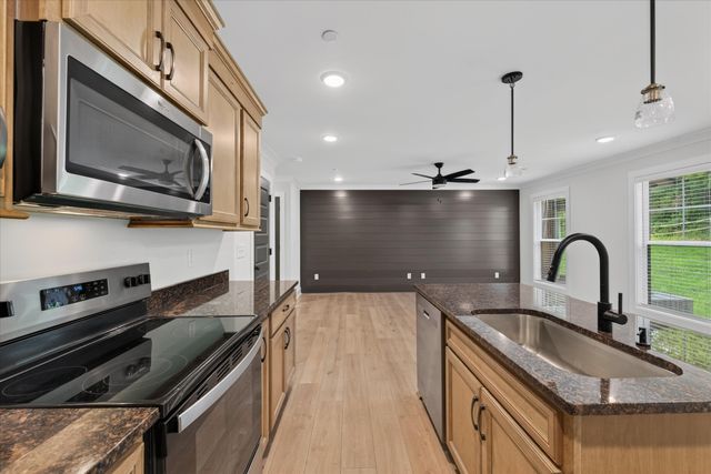 1088 Old Clarksville Pike, Pleasant View, TN 37146