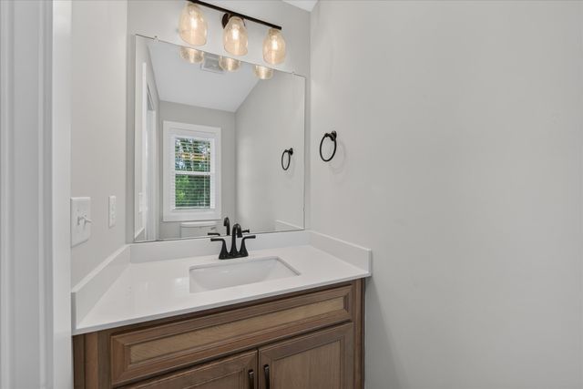 1088 Old Clarksville Pike, Pleasant View, TN 37146