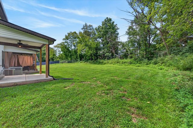 1088 Old Clarksville Pike, Pleasant View, TN 37146