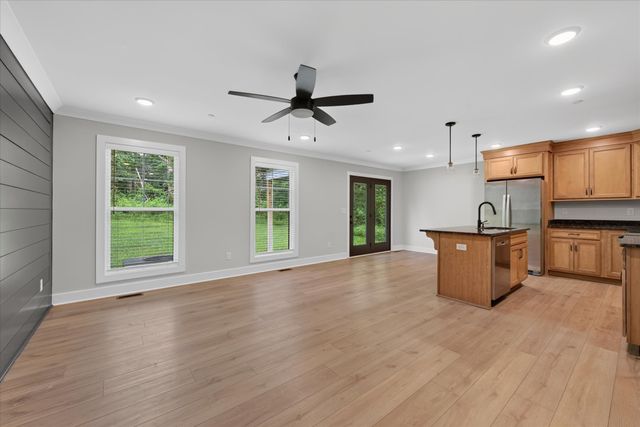 1088 Old Clarksville Pike, Pleasant View, TN 37146