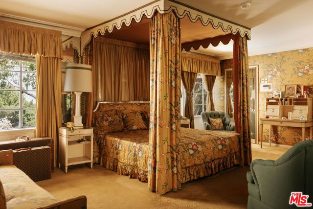 10934 Bellagio Road, Los Angeles, CA 90077