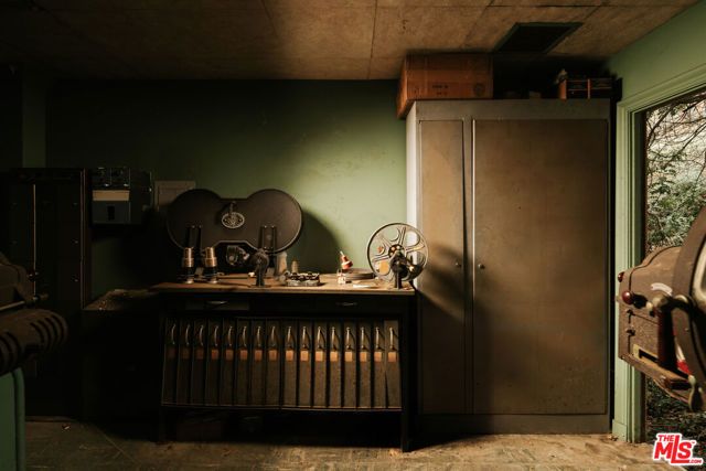 10934 Bellagio Road, Los Angeles, CA 90077