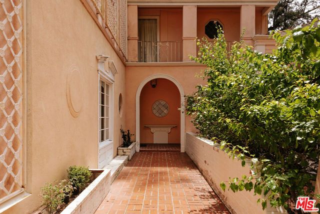 10934 Bellagio Road, Los Angeles, CA 90077