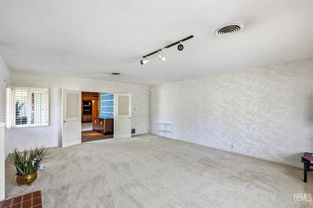 2444 Pine Street, Bakersfield, CA 93301