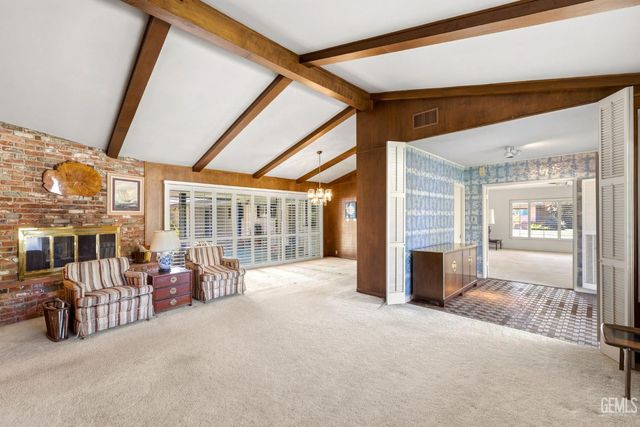 2444 Pine Street, Bakersfield, CA 93301