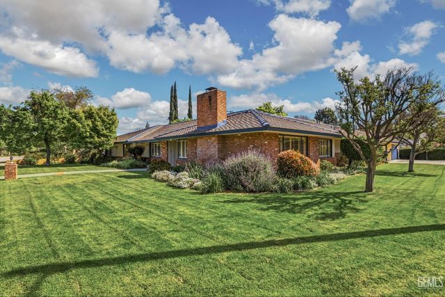 2444 Pine Street, Bakersfield, CA 93301