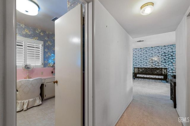 2444 Pine Street, Bakersfield, CA 93301