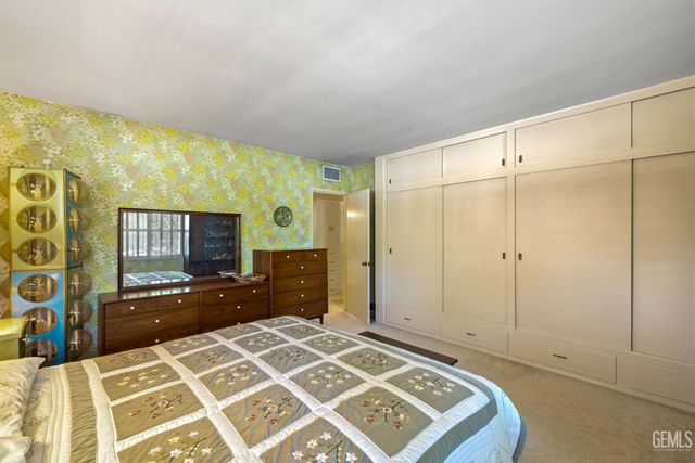 2444 Pine Street, Bakersfield, CA 93301