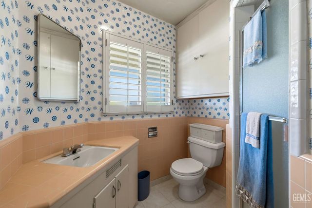 2444 Pine Street, Bakersfield, CA 93301