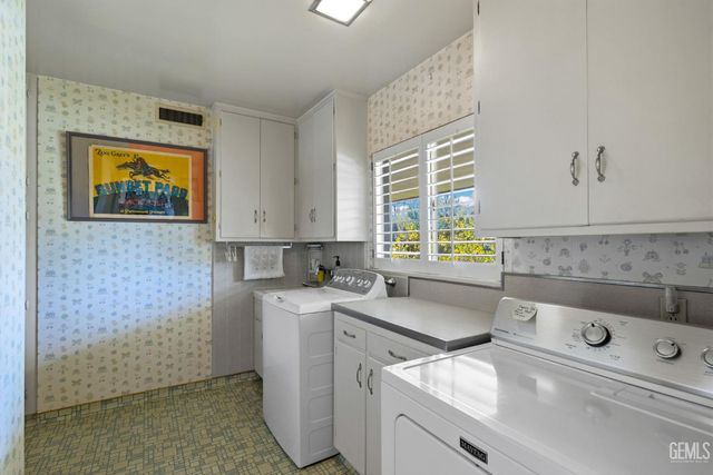 2444 Pine Street, Bakersfield, CA 93301