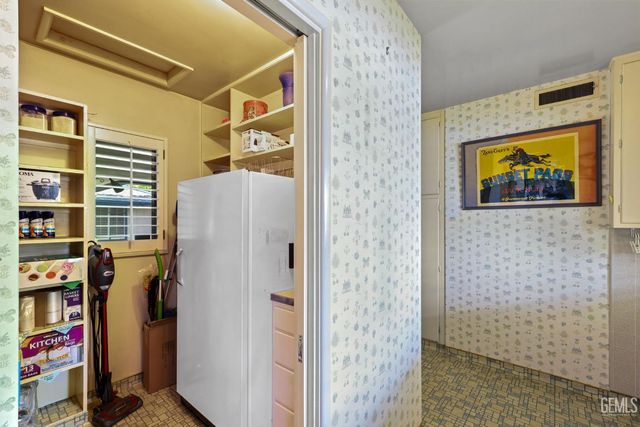 2444 Pine Street, Bakersfield, CA 93301