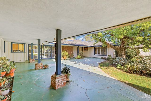 2444 Pine Street, Bakersfield, CA 93301