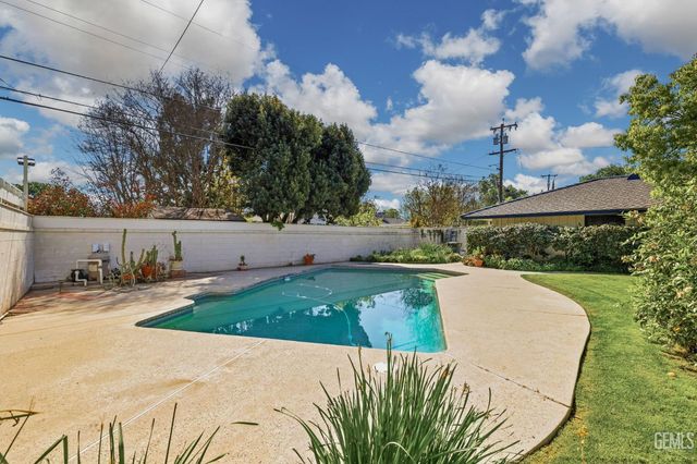 2444 Pine Street, Bakersfield, CA 93301