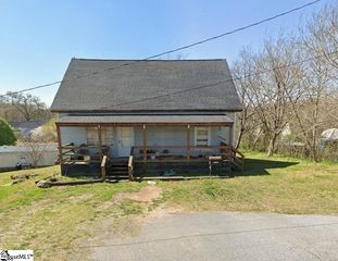 14 Mccaughrin Street, Pelzer, SC 29669