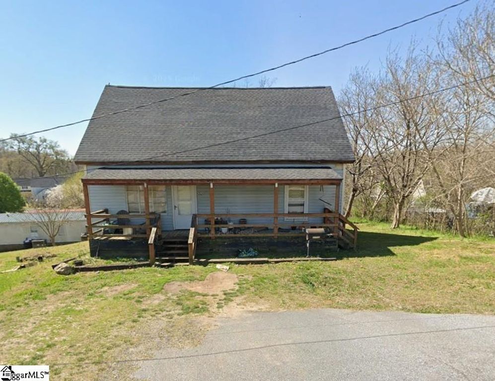14 Mccaughrin Street, Pelzer, SC 29669