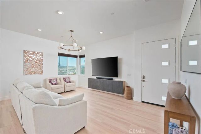 27533 Golden Currant Place, Valencia, CA 91381