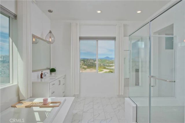 27533 Golden Currant Place, Valencia, CA 91381