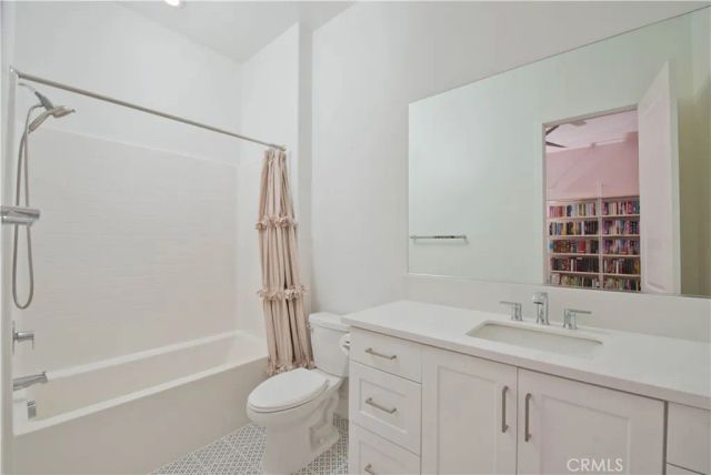 27533 Golden Currant Place, Valencia, CA 91381