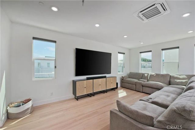 27533 Golden Currant Place, Valencia, CA 91381