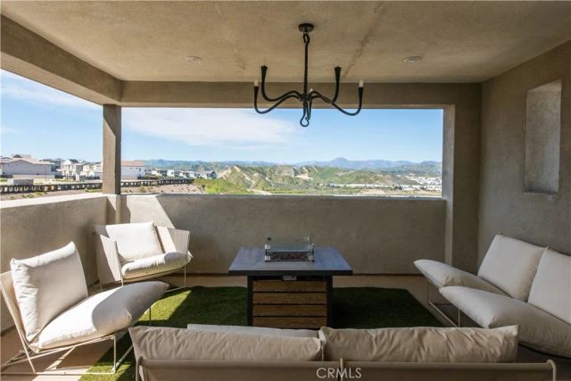 27533 Golden Currant Place, Valencia, CA 91381