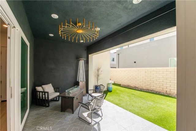 27533 Golden Currant Place, Valencia, CA 91381