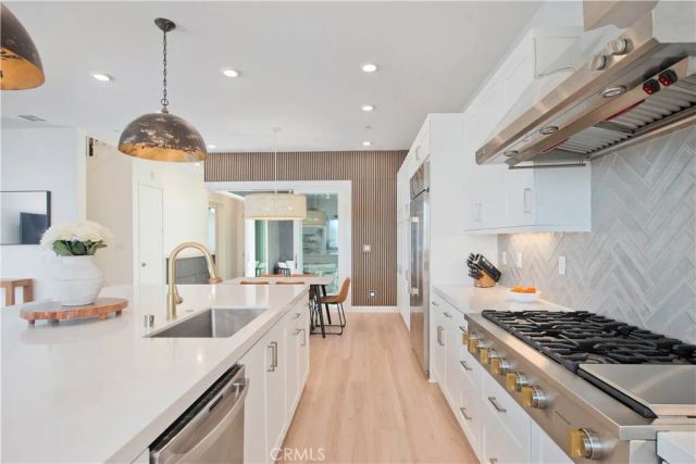 27533 Golden Currant Place, Valencia, CA 91381