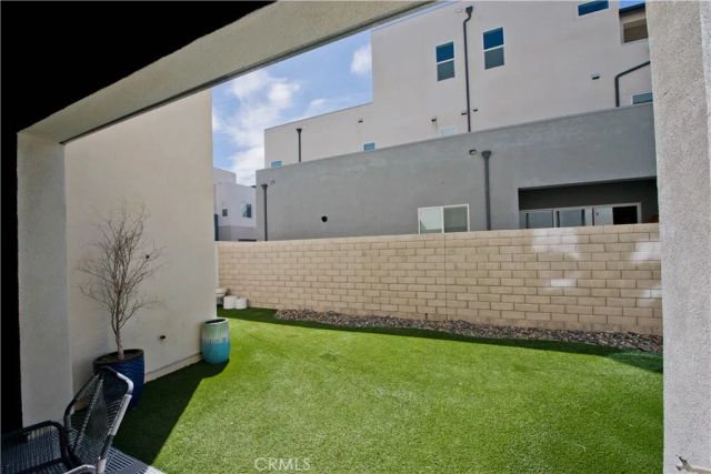 27533 Golden Currant Place, Valencia, CA 91381