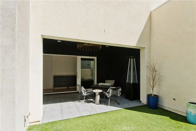 27533 Golden Currant Place, Valencia, CA 91381