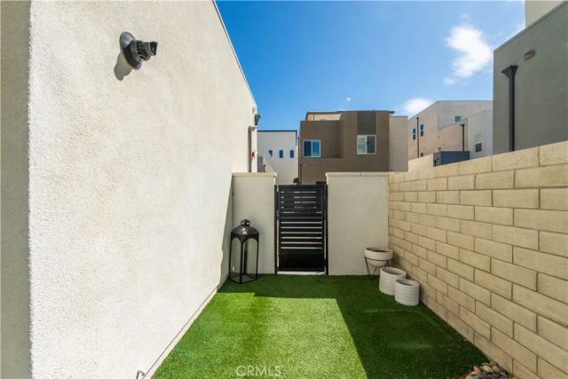 27533 Golden Currant Place, Valencia, CA 91381