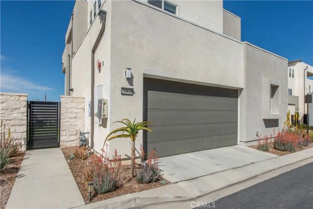 27533 Golden Currant Place, Valencia, CA 91381