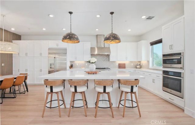 27533 Golden Currant Place, Valencia, CA 91381