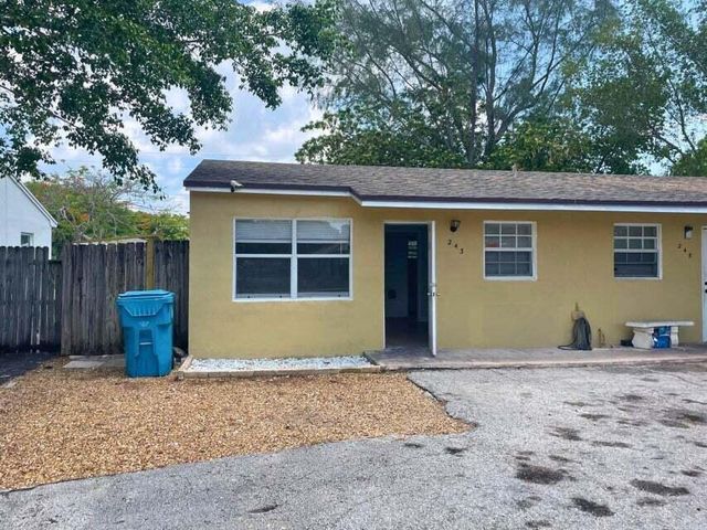 243 SE 24th Avenue A, Boynton Beach, FL 33435