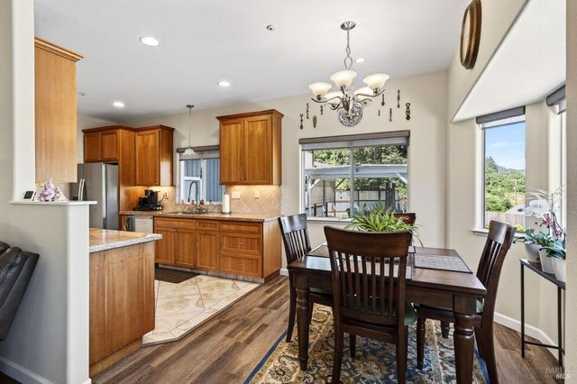 586 Hillside Dr, Cloverdale, CA 95425