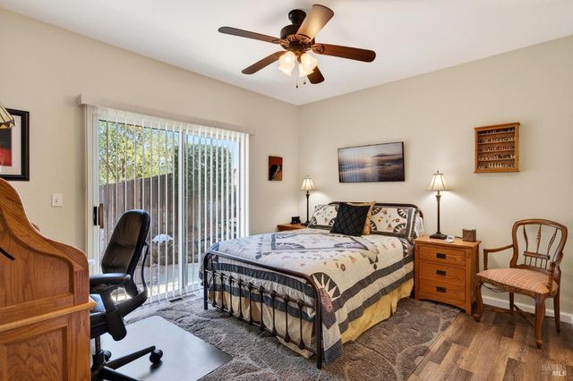 586 Hillside Dr, Cloverdale, CA 95425