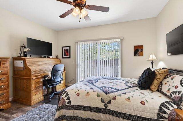 586 Hillside Dr, Cloverdale, CA 95425