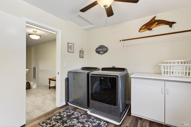 586 Hillside Dr, Cloverdale, CA 95425