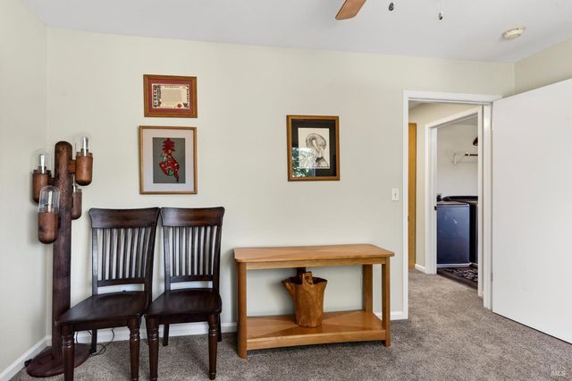 586 Hillside Dr, Cloverdale, CA 95425